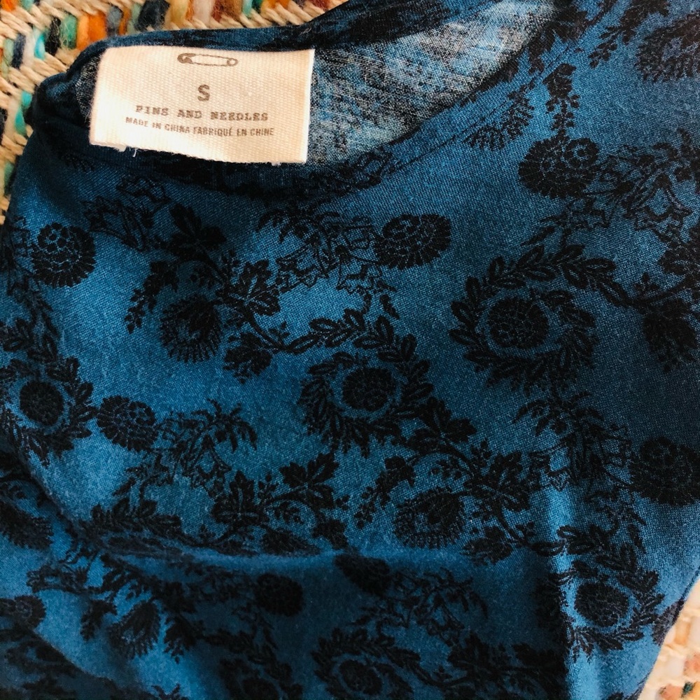 Patterned Top ✨ - Picture 3 of 3